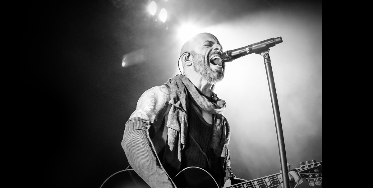 Daughtry: Bare Bones Tour