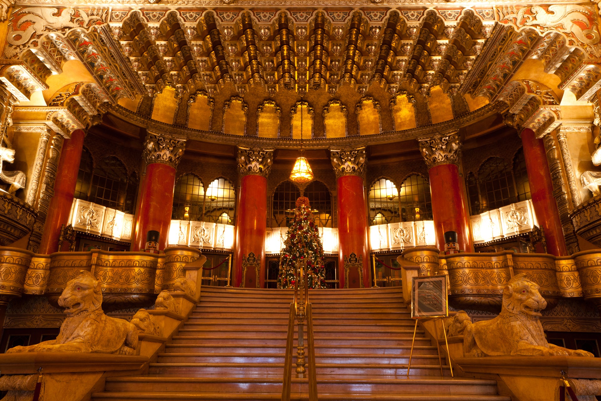 FoxTheatre_HolidayDecor-21.jpg